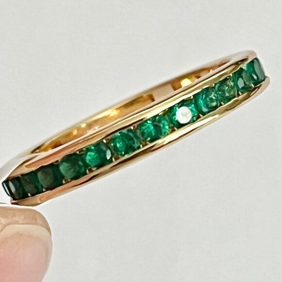 Green Cubic Zirconia Eternity Ring Size 7 8 9 Gold Plated Stackable Faux Emerald - Picture 5 of 12